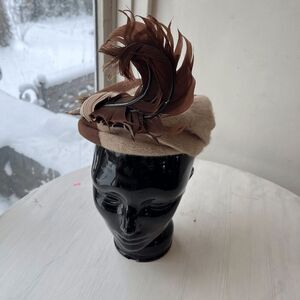 1950s Feathered Wool Pillbox Hat | Brown & Cream | “Winner” Equestrian Tag 22.5”